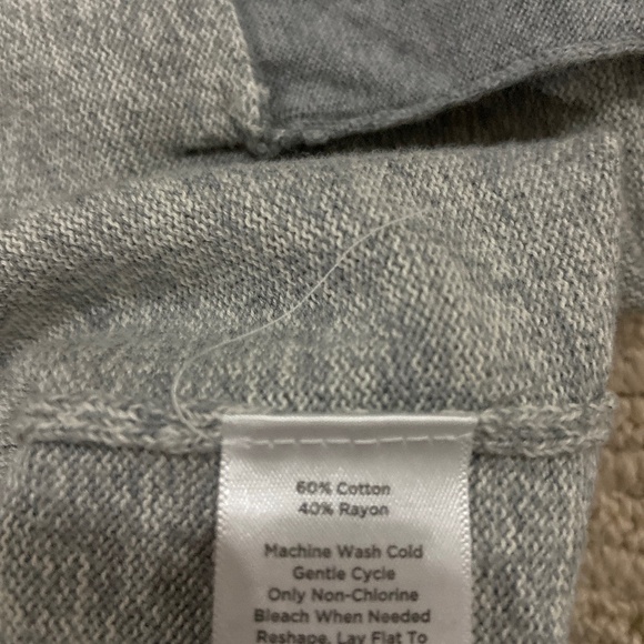 Talbots size Medium Gray LS Sweater Exc - Picture 7 of 9